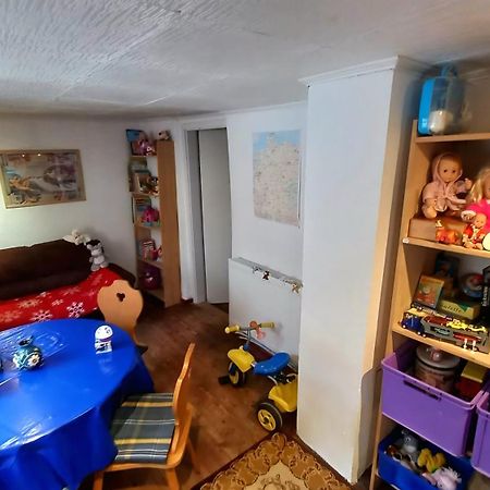 Familienfreundliches Ferienhaus Mit 3 Schlafzimmern Oldisleben Exteriör bild