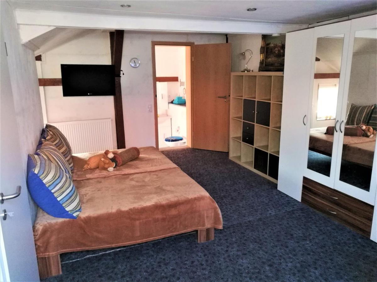 Familienfreundliches Ferienhaus Mit 3 Schlafzimmern Oldisleben Exteriör bild